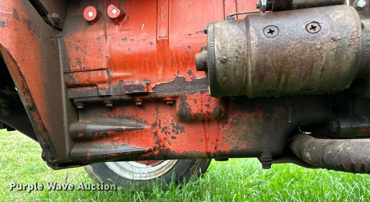 image for item EJ8412 1973 International Harvester 574 tractor