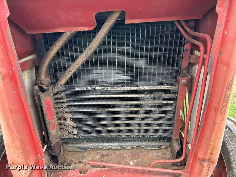 image for item EJ8412 1973 International Harvester 574 tractor