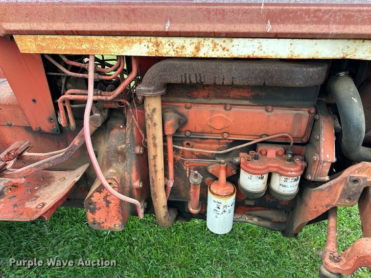 image for item EJ8412 1973 International Harvester 574 tractor