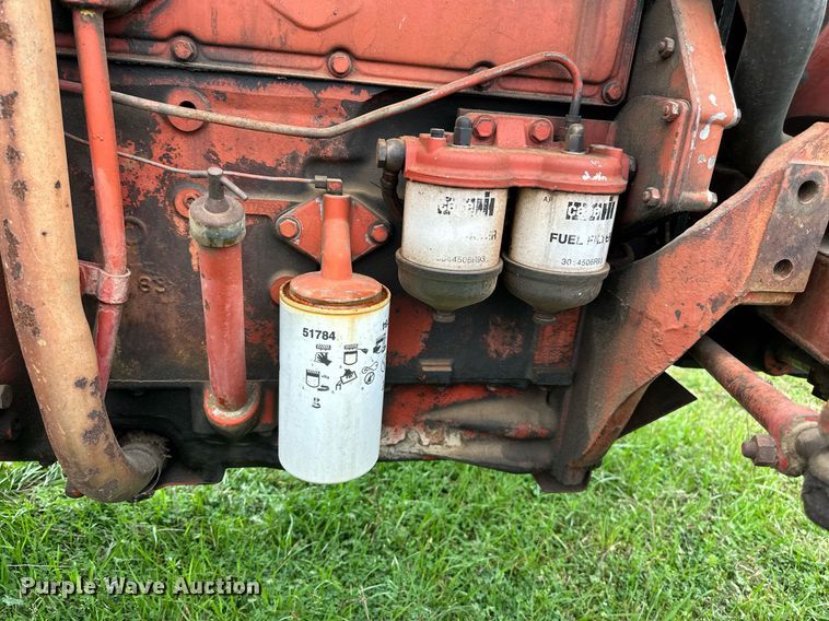 image for item EJ8412 1973 International Harvester 574 tractor