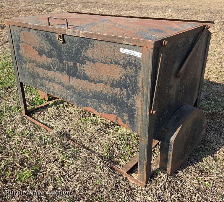 image for item EJ8414 Cake feeder