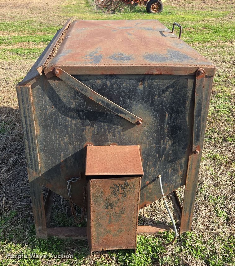 image for item EJ8414 Cake feeder