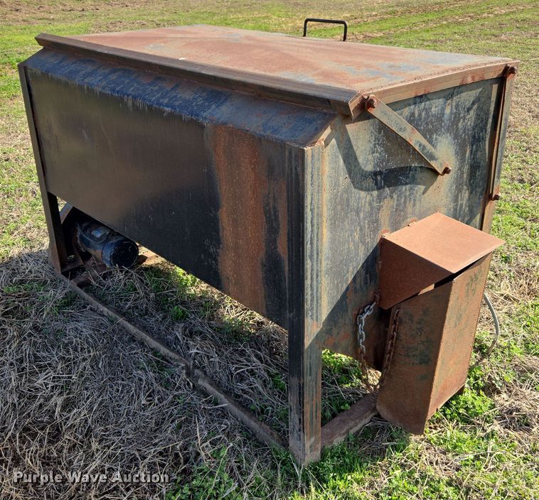 image for item EJ8414 Cake feeder