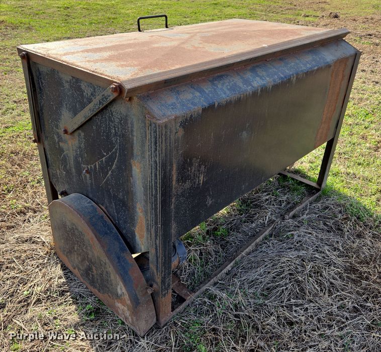 image for item EJ8414 Cake feeder