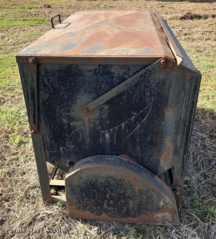 image for item EJ8414 Cake feeder