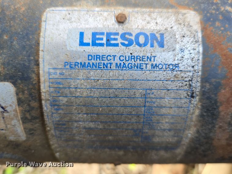 image for item EJ8414 Cake feeder