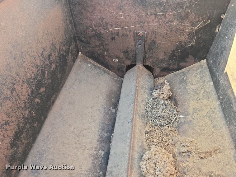 image for item EJ8414 Cake feeder