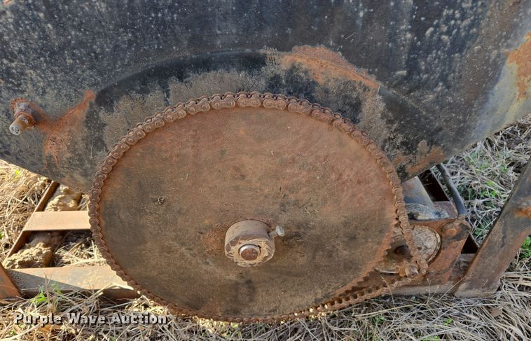 image for item EJ8414 Cake feeder