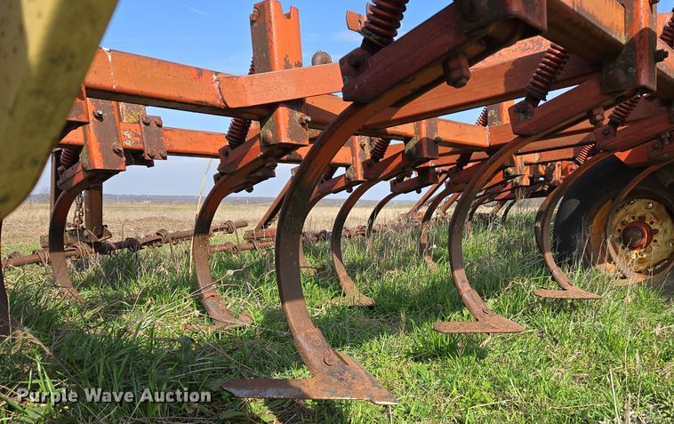 image for item EJ8415 Krause 1506 field cultivator