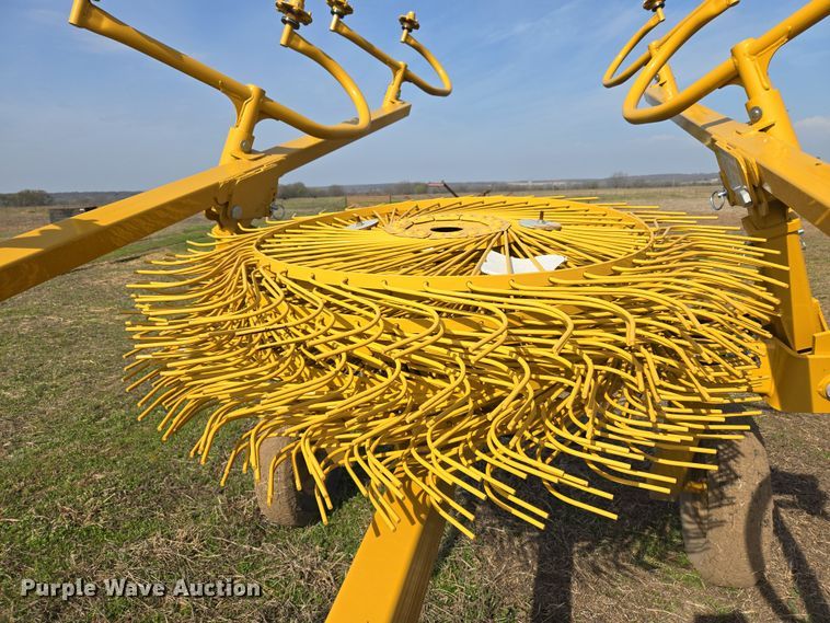 image for item EJ8416 2023 Vermeer VR1224 hay rake