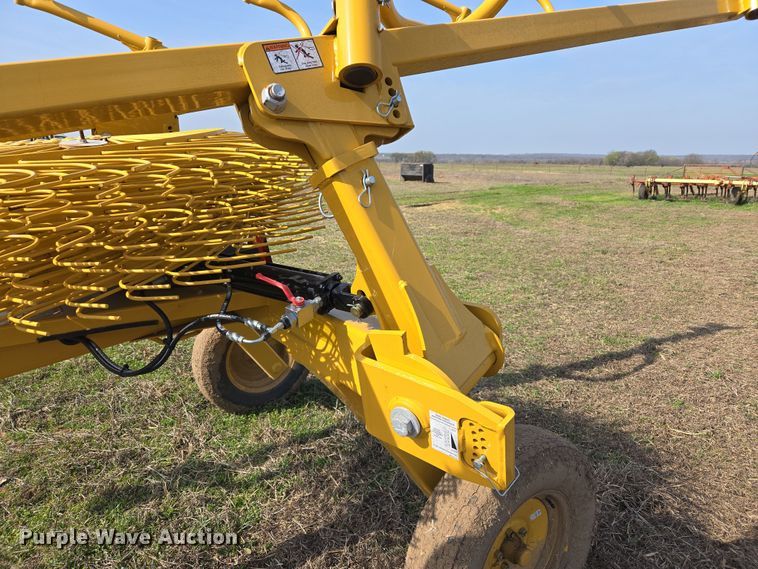 image for item EJ8416 2023 Vermeer VR1224 hay rake