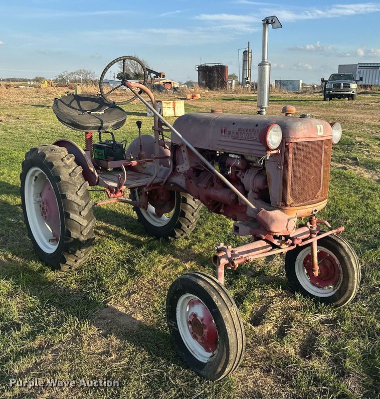 image for item EJ8421 International Harvester Farmall Cub tractor
