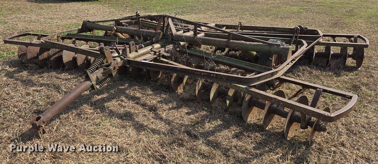 image for item EJ8423 John Deere tandem disk