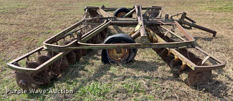 image for item EJ8423 John Deere tandem disk
