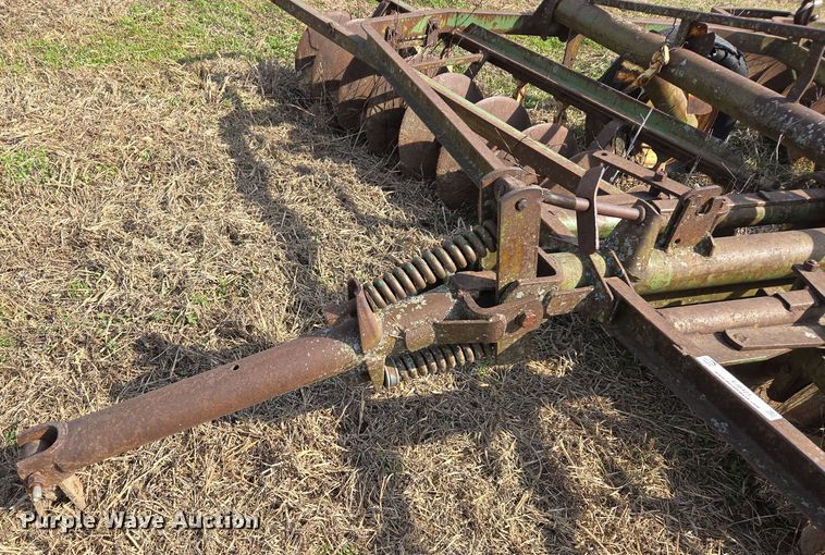 image for item EJ8423 John Deere tandem disk