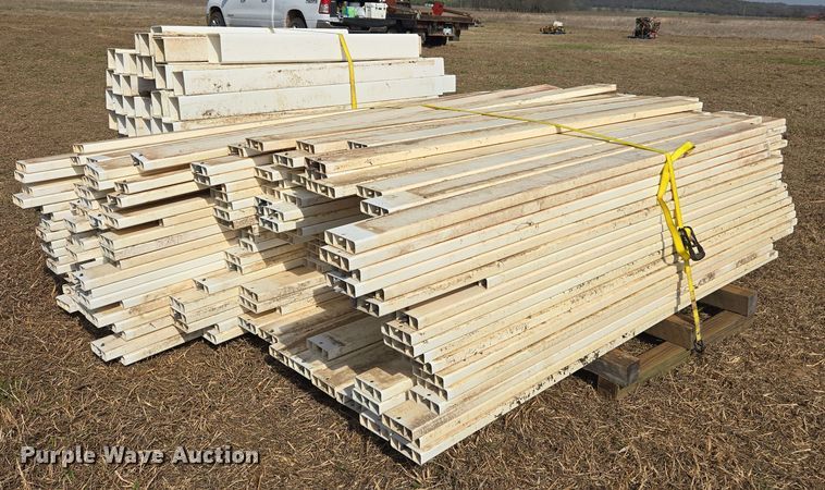 image for item EJ8424 Poly fencing materials