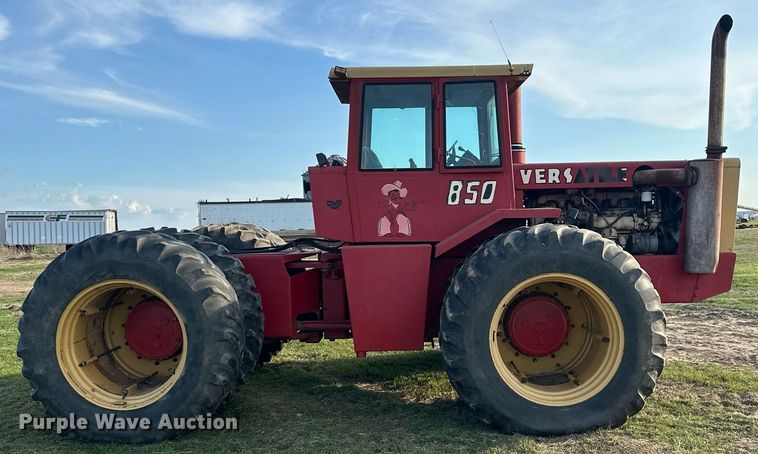 image for item EJ8428 1976 Versatile 850 4WD tractor