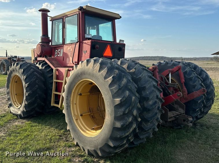image for item EJ8428 1976 Versatile 850 4WD tractor