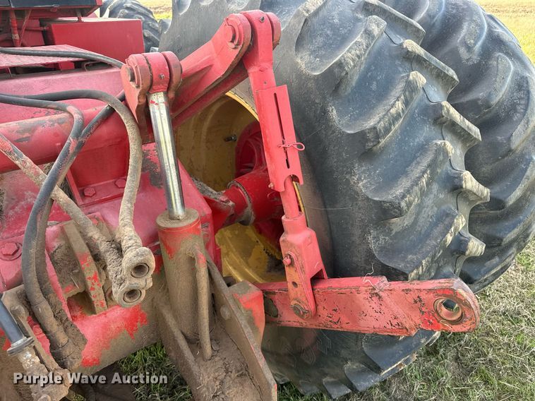 image for item EJ8428 1976 Versatile 850 4WD tractor