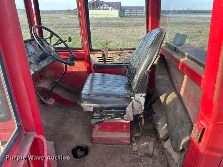 image for item EJ8428 1976 Versatile 850 4WD tractor