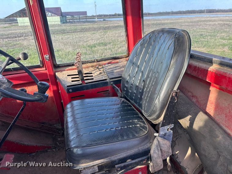 image for item EJ8428 1976 Versatile 850 4WD tractor