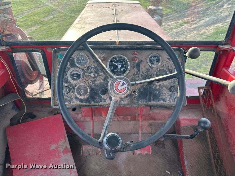 image for item EJ8428 1976 Versatile 850 4WD tractor