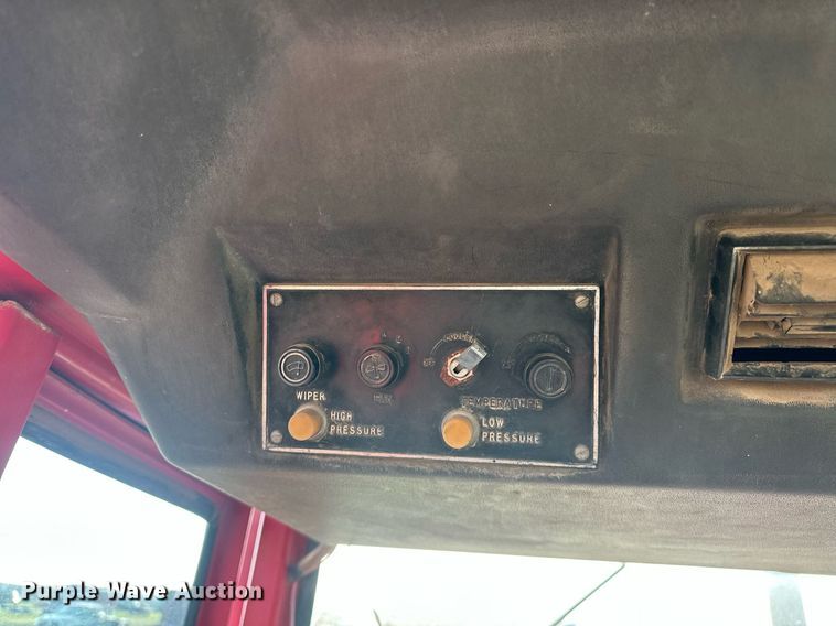 image for item EJ8428 1976 Versatile 850 4WD tractor