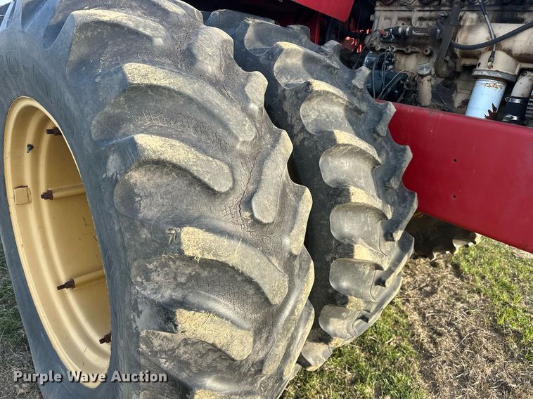 image for item EJ8428 1976 Versatile 850 4WD tractor