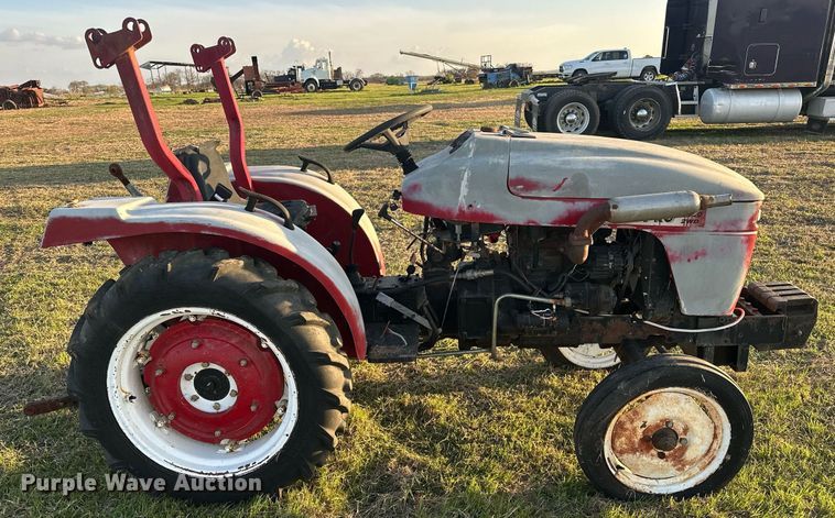 image for item EJ8429 2005 Farm Pro 2420 tractor