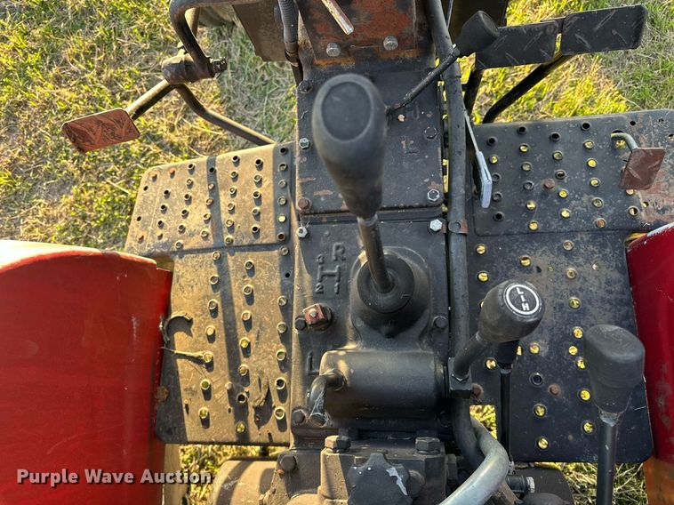 image for item EJ8429 2005 Farm Pro 2420 tractor