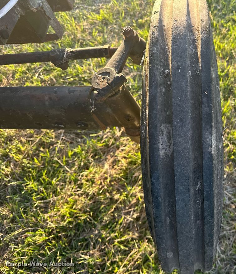 image for item EJ8429 2005 Farm Pro 2420 tractor