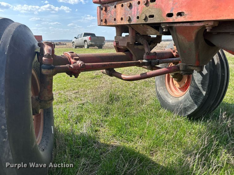 image for item EJ8430 1964 International Farmall 856 tractor