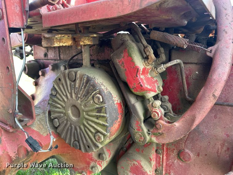 image for item EJ8430 1964 International Farmall 856 tractor