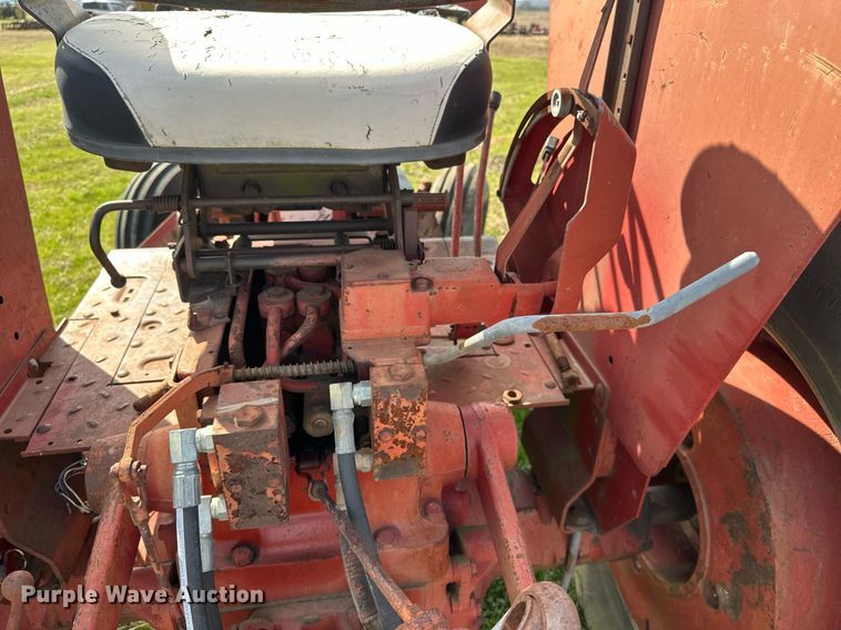 image for item EJ8430 1964 International Farmall 856 tractor