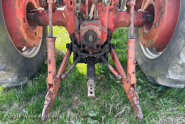 image for item EJ8430 1964 International Farmall 856 tractor