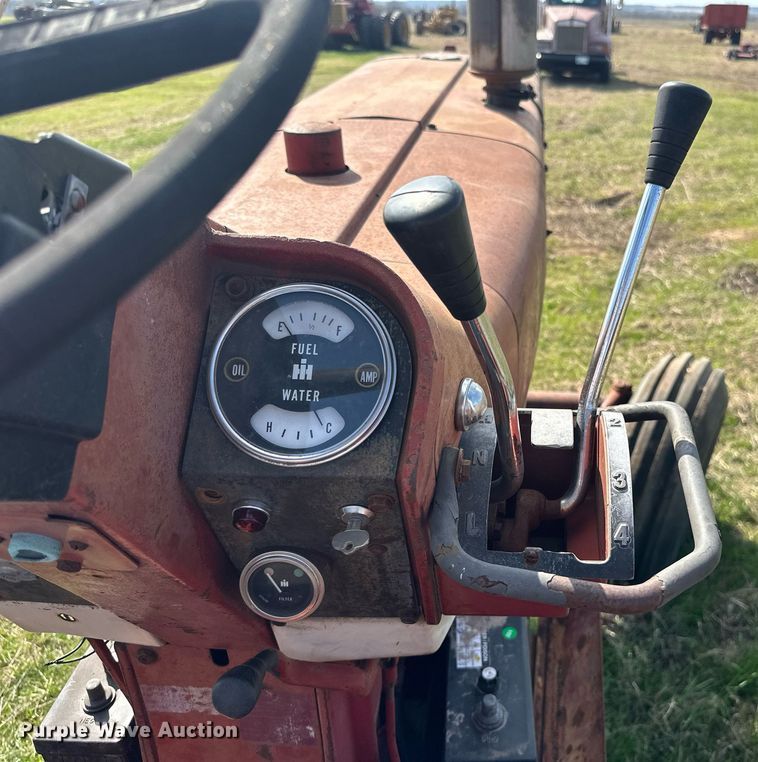 image for item EJ8430 1964 International Farmall 856 tractor