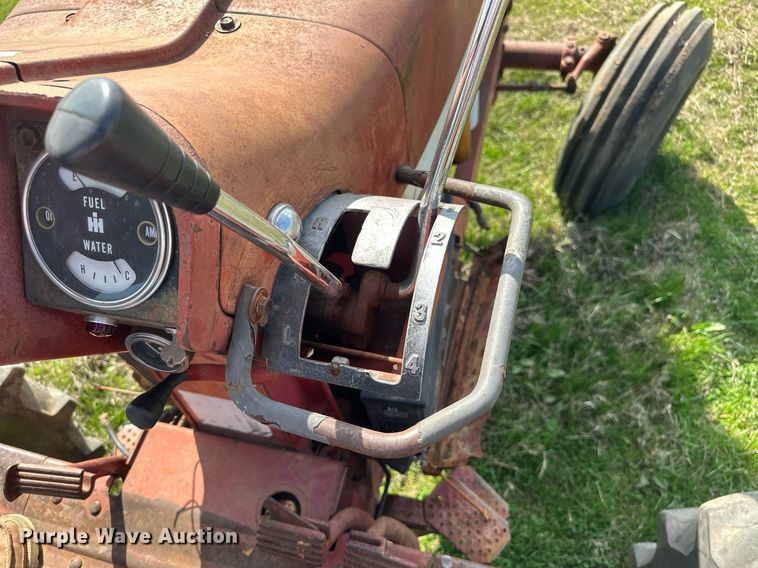 image for item EJ8430 1964 International Farmall 856 tractor