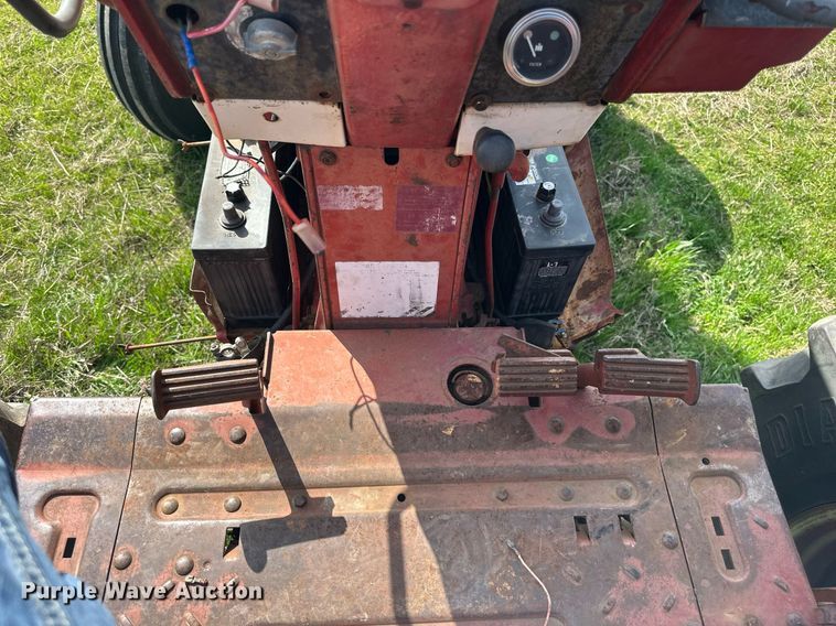 image for item EJ8430 1964 International Farmall 856 tractor