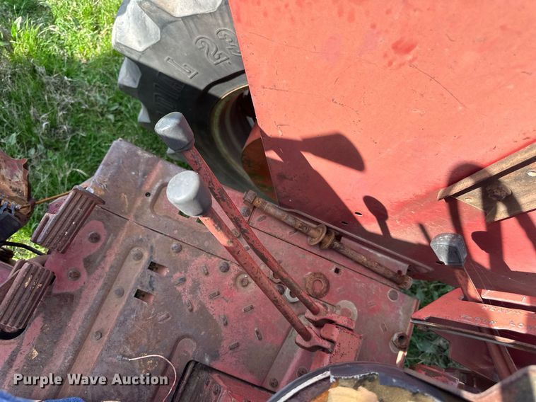 image for item EJ8430 1964 International Farmall 856 tractor