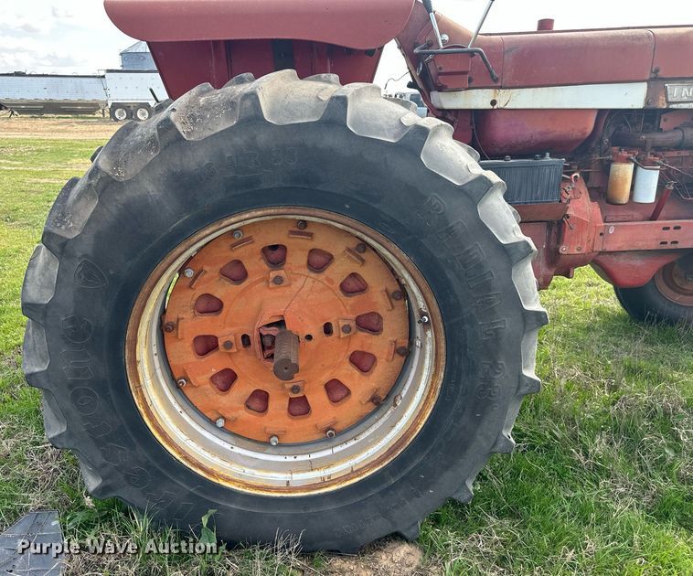 image for item EJ8430 1964 International Farmall 856 tractor