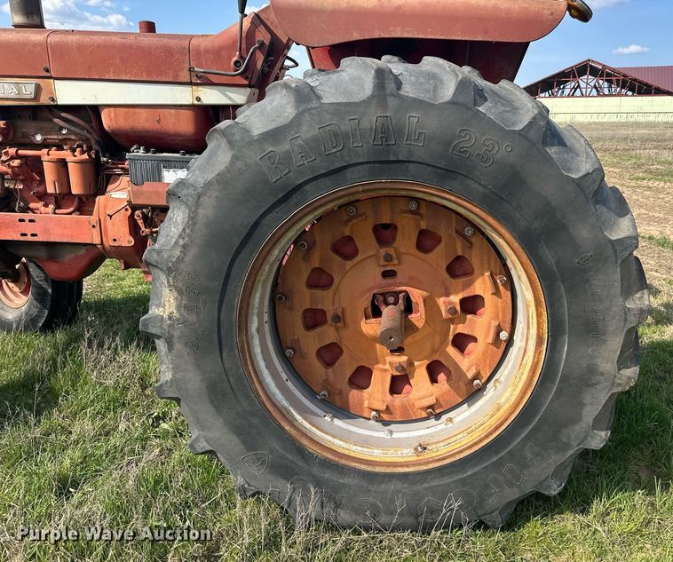 image for item EJ8430 1964 International Farmall 856 tractor