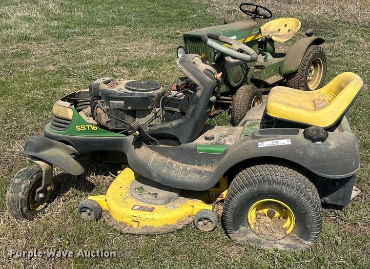 image for item EJ8441 (2) John Deere lawn mowers