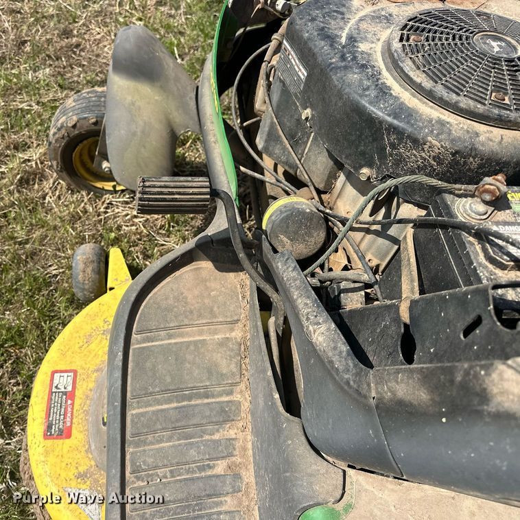 image for item EJ8441 (2) John Deere lawn mowers