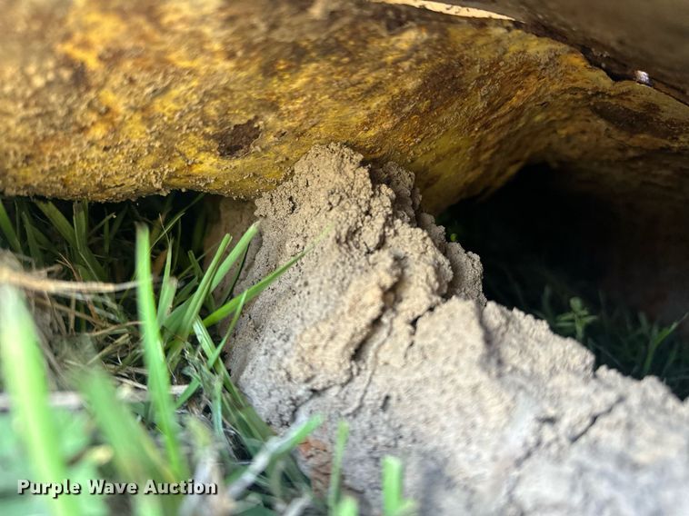 image for item EJ8441 (2) John Deere lawn mowers