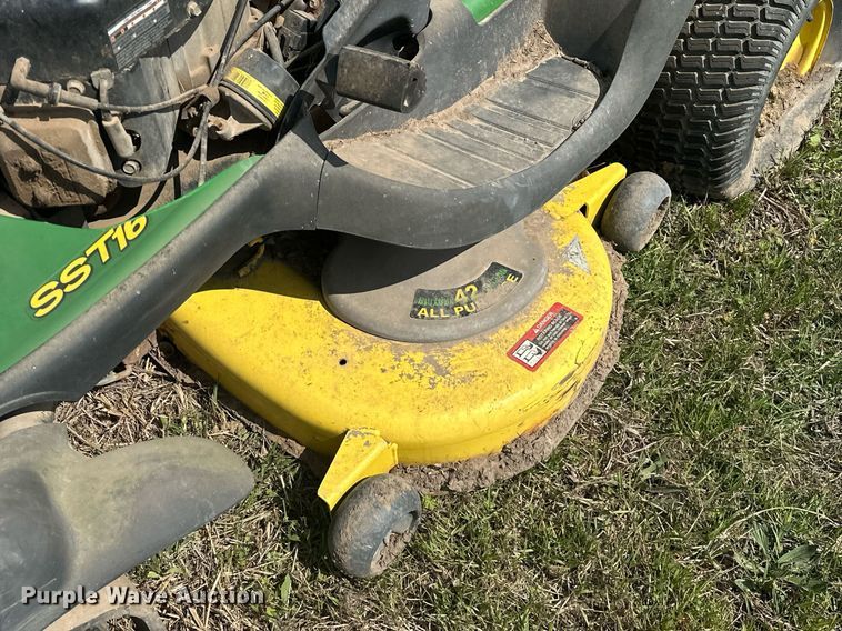 image for item EJ8441 (2) John Deere lawn mowers