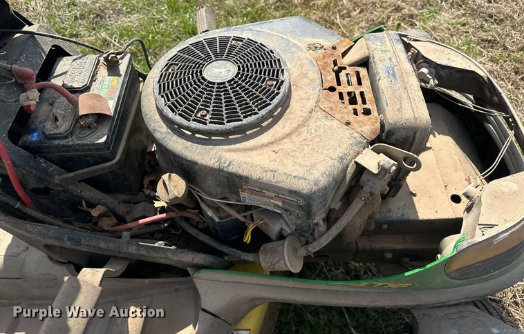 image for item EJ8441 (2) John Deere lawn mowers