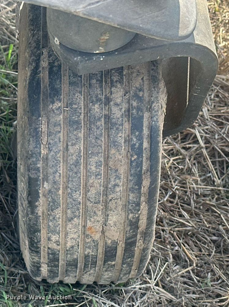 image for item EJ8441 (2) John Deere lawn mowers