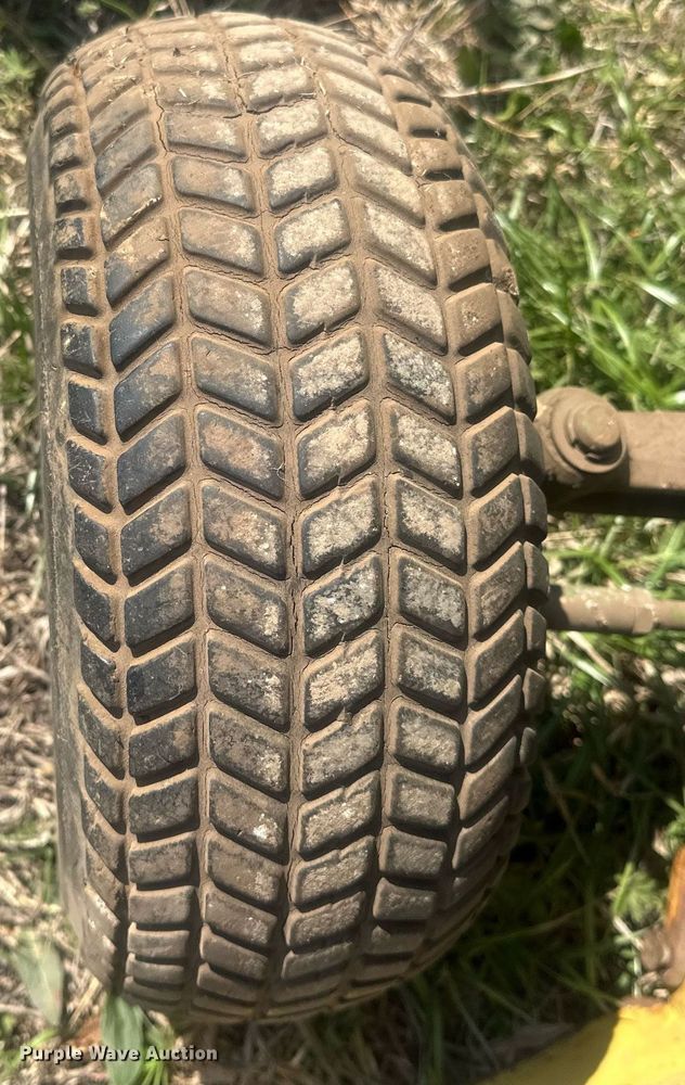 image for item EJ8441 (2) John Deere lawn mowers