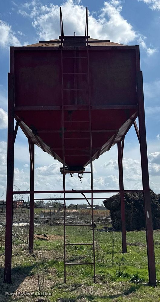 image for item EJ8444 Bulk feed bin