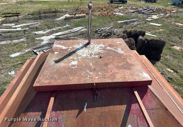 image for item EJ8444 Bulk feed bin